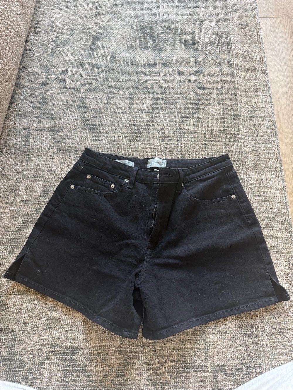 Universal Thread High Rise A Line Denim Short 5’ - Picture 3 of 4